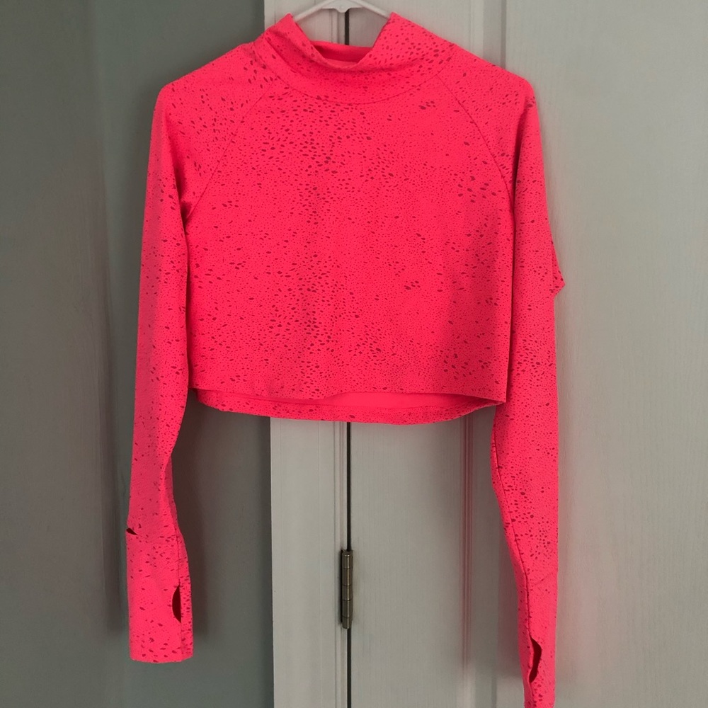 Cropped running turtleneck